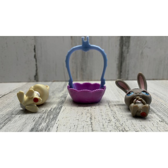 Littlest Pet Shop LPS Vintage Yellow and Grey Bunny Rabbits Pink MAgnet - Picture 2 of 2